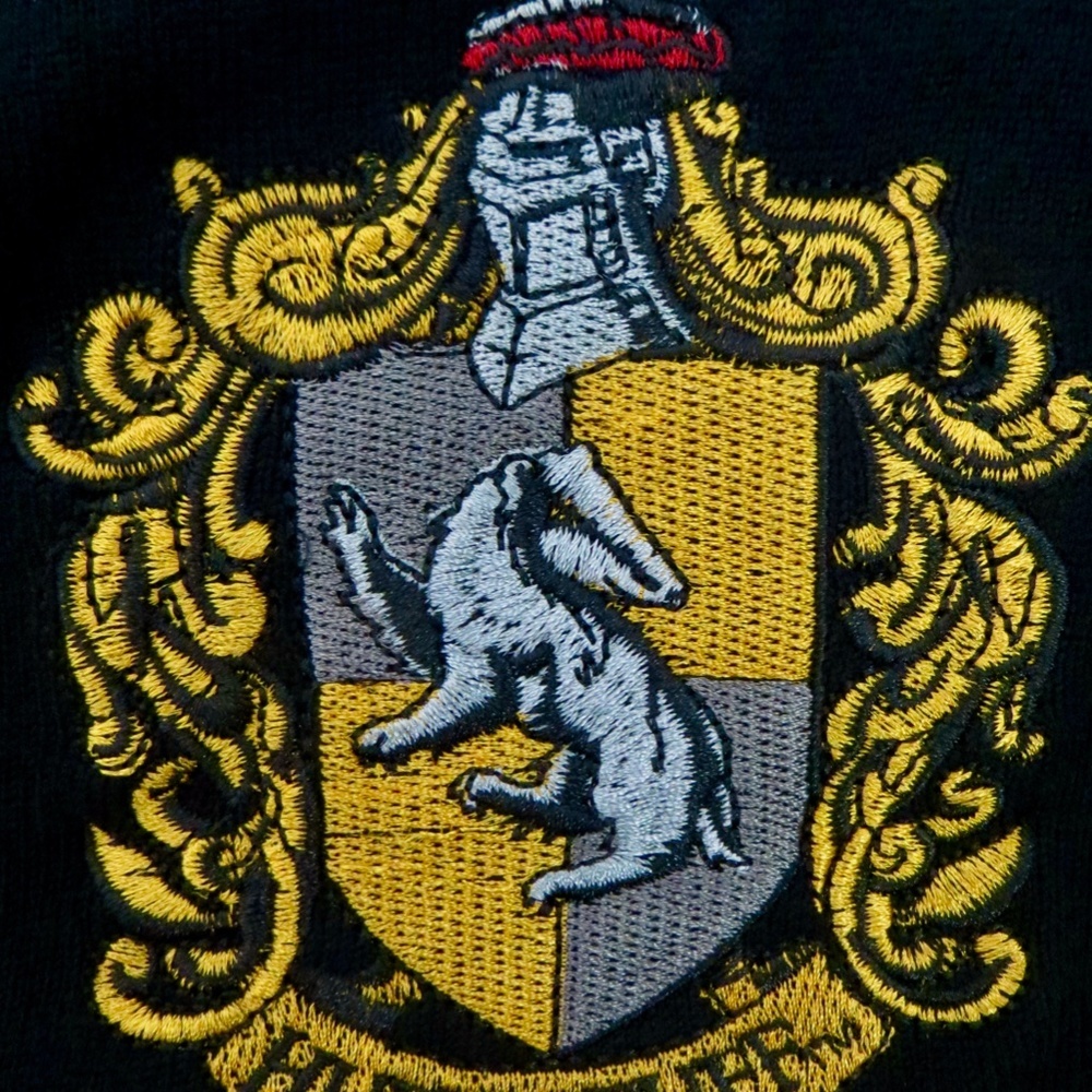 NEW! Harry Potter Hufflepuff House Open Front Knit Cardigan Sweater Black SZ S - Picture 11 of 13